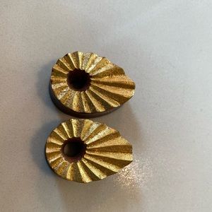 1 1/4 ( 32mm ) teardrop wooden plugs